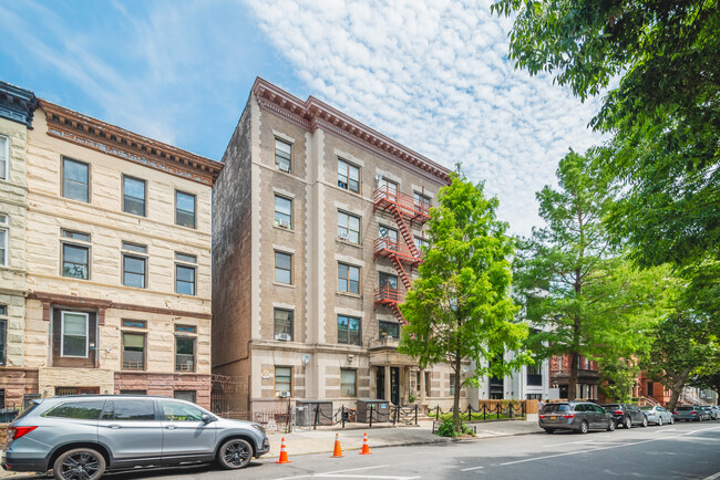 661-665 Saint Marks Ave in Brooklyn, NY - Building Photo - Building Photo