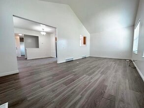 327 N 270 W in Tremonton, UT - Building Photo - Building Photo