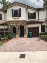8965 NW 98th Ave in Doral, FL - Building Photo