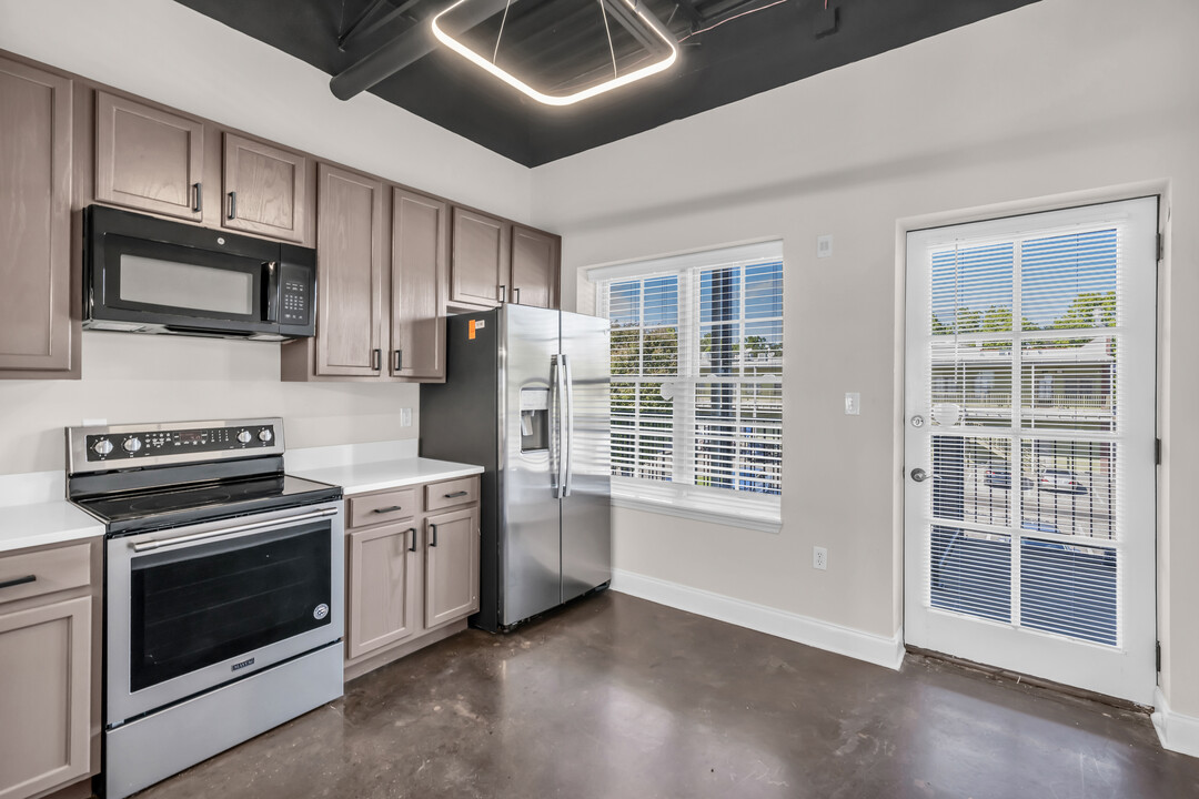 The Lofts in Town Square in Southaven, MS - Building Photo