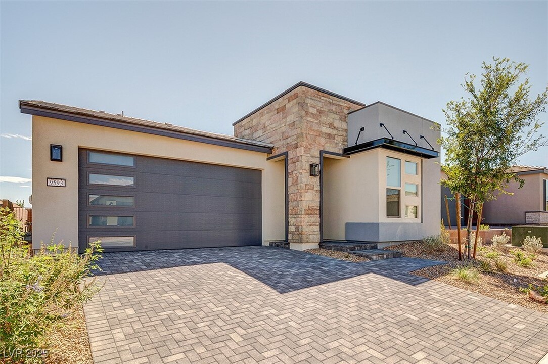 9593 Sard Ln in Las Vegas, NV - Building Photo