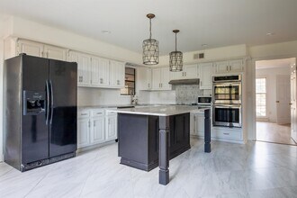 5587 Ashley Square S in Memphis, TN - Building Photo - Building Photo
