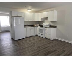 45 W Main St in Conway, NH - Building Photo