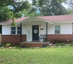 6506 NW 32nd St in Bethany, OK - Building Photo