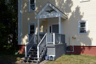 73 Bank St in Abington, MA - Foto de edificio - Building Photo