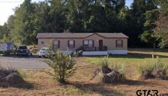 12847 FM 2710 in Lindale, TX - Building Photo