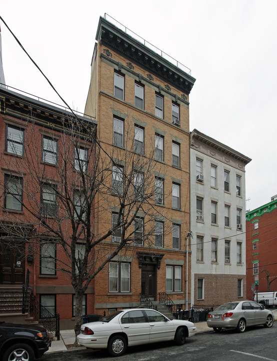 842 Park Ave in Hoboken, NJ - Building Photo