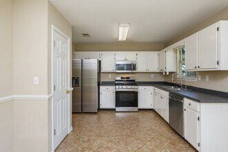 4863 Kensington Ln in Crestview, FL - Building Photo - Building Photo