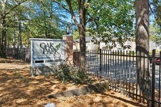 Oak Park at Nations Ford in Charlotte, NC - Building Photo - Building Photo