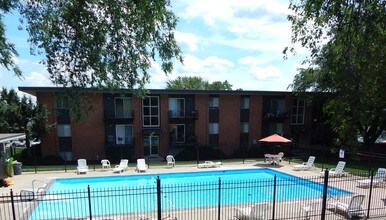 Blue Springs Apartments in Blue Springs, MO - Building Photo - Building Photo