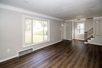 4004 E 155th St in Cleveland, OH - Building Photo - Building Photo