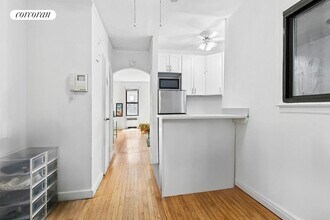 343 E 51st St in New York, NY - Building Photo - Building Photo