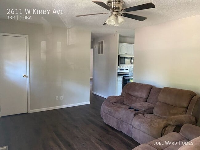 2611 W Kirby Ave in Champaign, IL - Building Photo - Building Photo