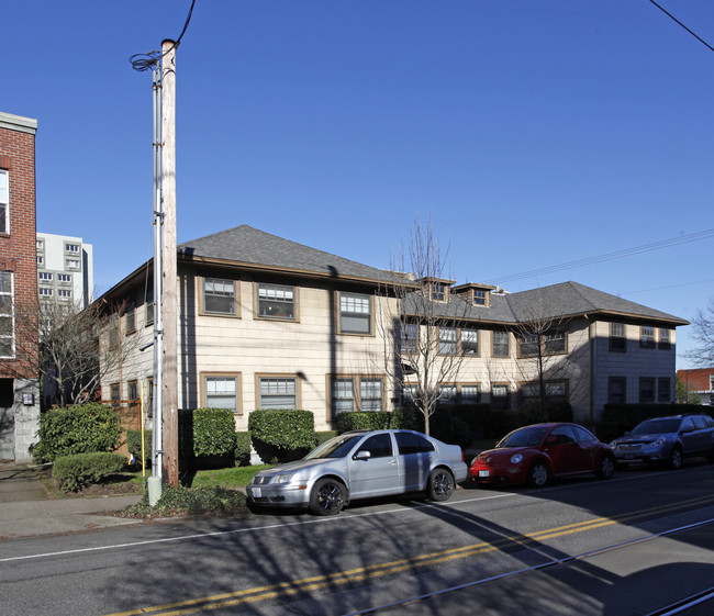 Lee Apartments in Portland, OR - Building Photo - Building Photo