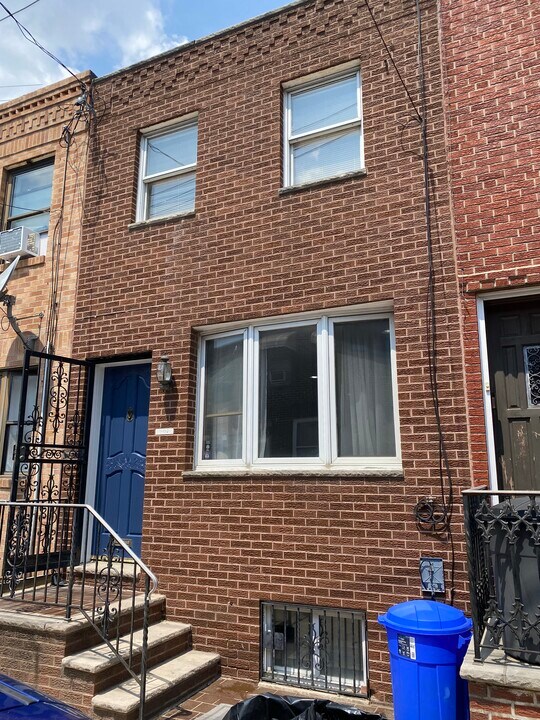 907 Hoffman St in Philadelphia, PA - Foto de edificio