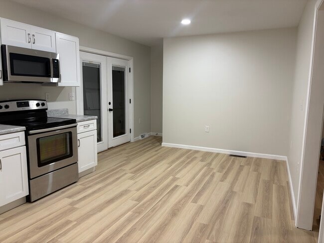 275 W 10th St in Elmira Heights, NY - Foto de edificio - Building Photo