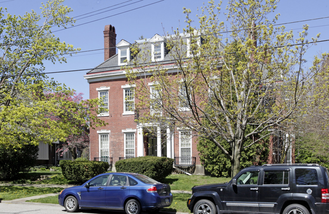 446 W 6TH St in Erie, PA - Building Photo