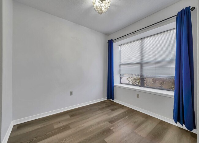 8 Viking Dr in Fort Walton Beach, FL - Building Photo - Building Photo