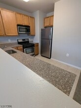 97 Conover Terrace, Unit 515 in Lebanon, NJ - Building Photo - Building Photo