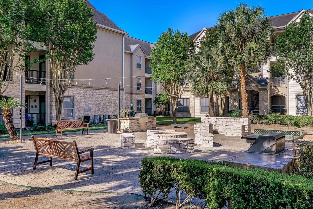 5510 S Rice Ave in Houston, TX - Foto de edificio