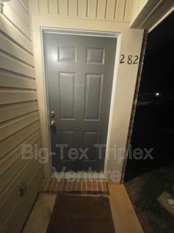 property at 282 N Pecan St