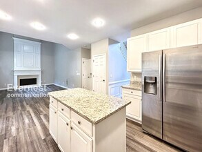 3325 Hidden Trail Rd SE in Smyrna, GA - Building Photo - Building Photo