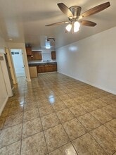 915 30th St in Bakersfield, CA - Foto de edificio - Building Photo