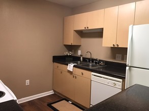 Thorngrove in Charlotte, NC - Building Photo - Building Photo
