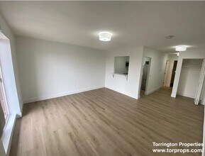 741 E 6th St, Unit 01 in Boston, MA - Building Photo - Building Photo