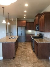 4045 Pembroke Ln in Shasta Lake, CA - Building Photo - Building Photo