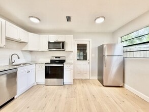 5131 13th Ave N in St. Petersburg, FL - Building Photo - Building Photo