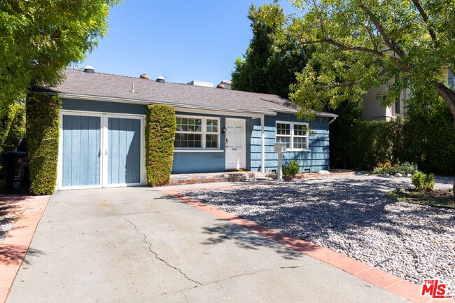 5162 Lindley Ave in Los Angeles, CA - Building Photo - Building Photo