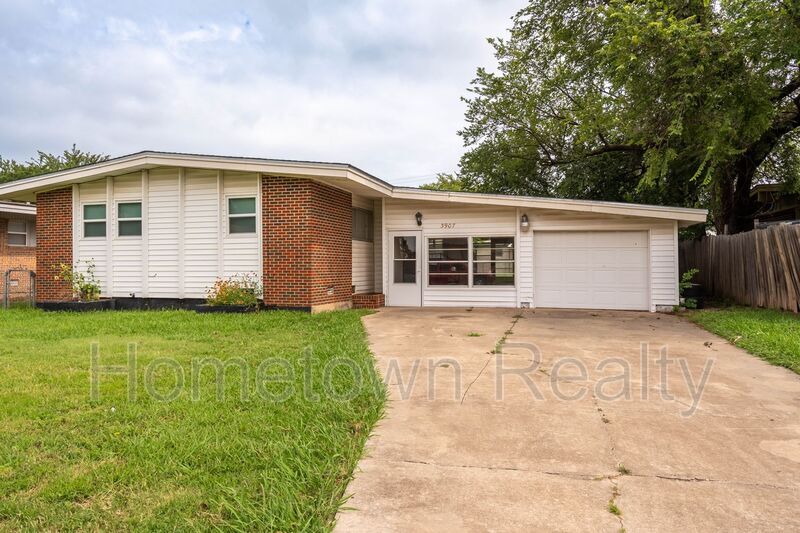 3907 NW Denver Ave in Lawton, OK - Building Photo