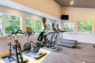 Corbella at Juanita Bay in Kirkland, WA - Foto de edificio - Building Photo