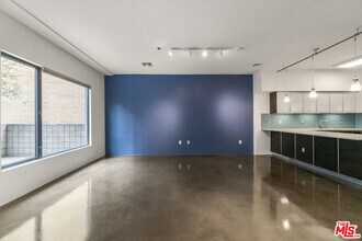11500 Tennessee Ave in Los Angeles, CA - Building Photo - Building Photo