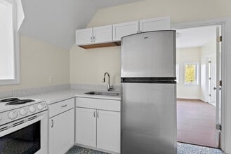 72 S Main St in Wallingford, CT - Building Photo - Building Photo
