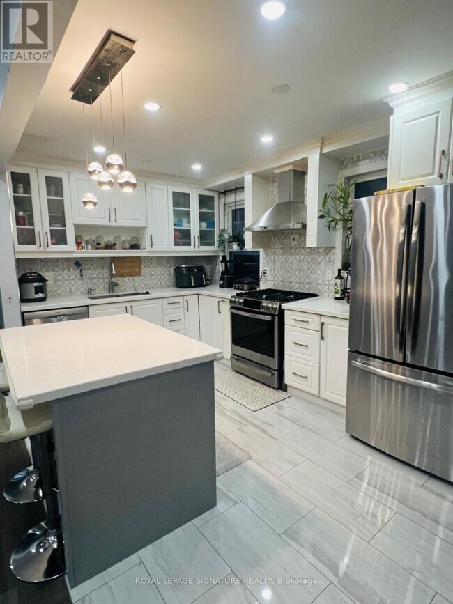 30 Gentian Dr in Toronto, ON - Building Photo - Building Photo