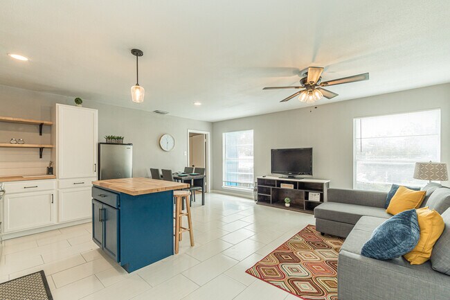 346 Natalen Ave in San Antonio, TX - Building Photo - Building Photo