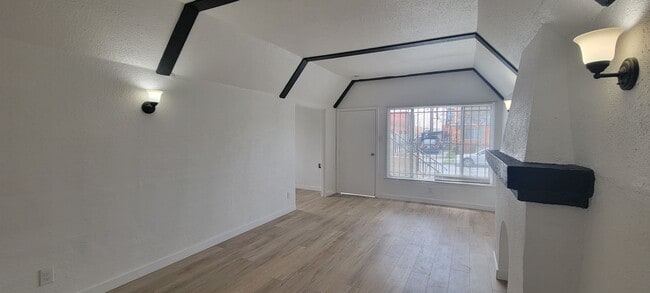 1120 Amalia Ave, Unit 1124 1/4 in East Los Angeles, CA - Building Photo - Building Photo