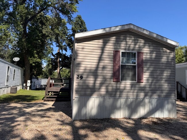 property at 1015 27th St SE