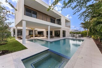 16703 Botaniko Dr S in Weston, FL - Building Photo - Building Photo