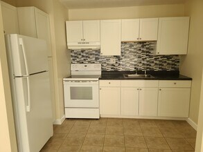 685 Prospect Ave-Unit -6B in Fairview, NJ - Building Photo - Building Photo