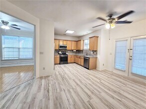 1372 Dukes Creek Dr in Kennesaw, GA - Building Photo - Building Photo