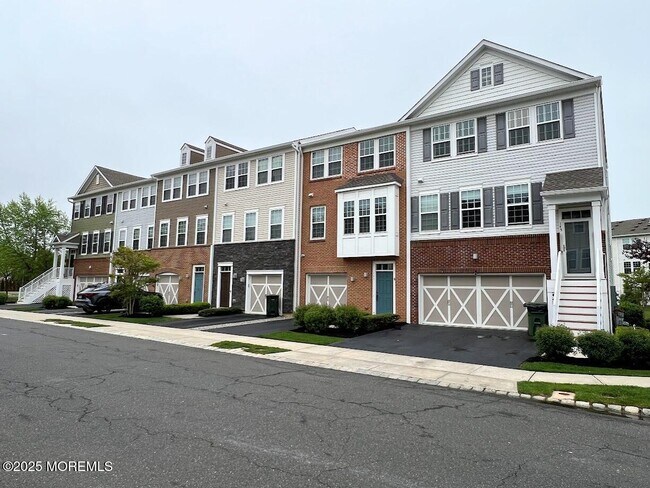 147 Waypoint Dr in Eatontown, NJ - Building Photo - Building Photo