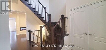 10 Northern Breeze Cres in Whitby, ON - Building Photo - Building Photo
