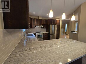 142 Hillman Marsh Way in Ottawa, ON - Building Photo - Building Photo