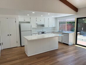 5020 Walnut Park Dr in Santa Barbara, CA - Building Photo - Building Photo