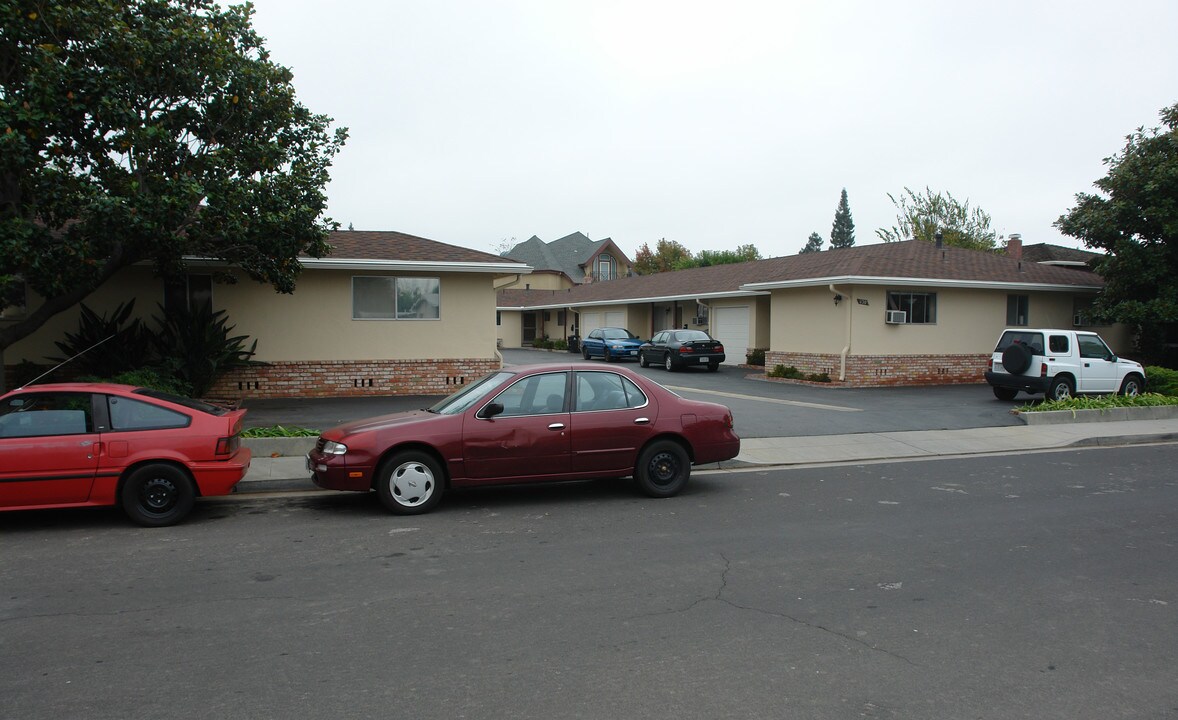 1120 Bonita Ave in Mountain View, CA - Building Photo