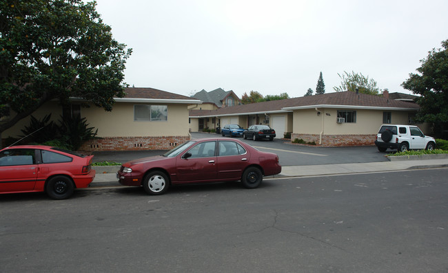 1120 Bonita Ave in Mountain View, CA - Building Photo - Building Photo