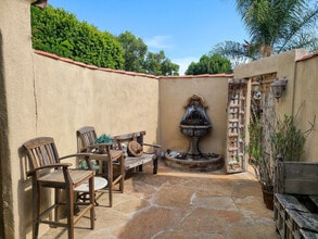 11301 Blix St in North Hollywood, CA - Building Photo - Building Photo